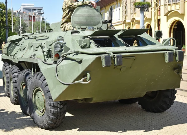 Gepanzertes Militärfahrzeug Auf Der Straße — Stockfoto