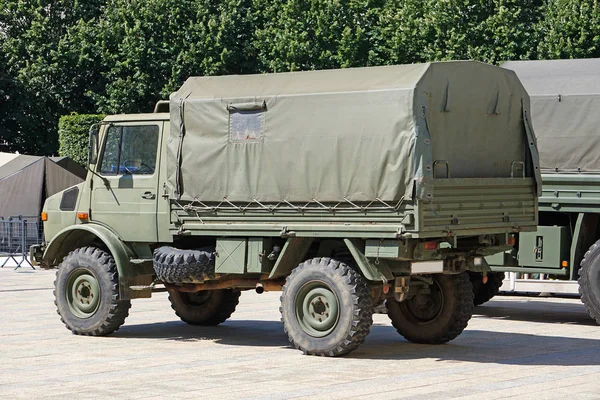 Militär Lastbil Fordon Gatan — Stockfoto