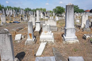 Yahudi cemeter içinde mezar taşları
