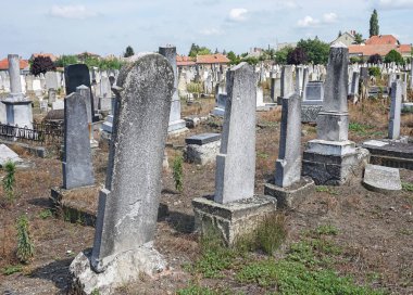 Yahudi cemeter içinde mezar taşları