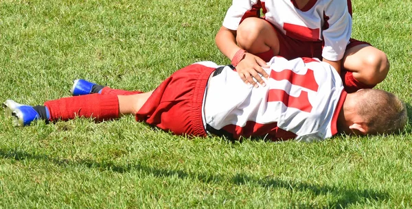 Verletzung Beim Kinderfußballspiel — Stockfoto