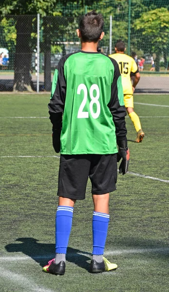 Jovem Goleiro Campo Futebol — Fotografia de Stock