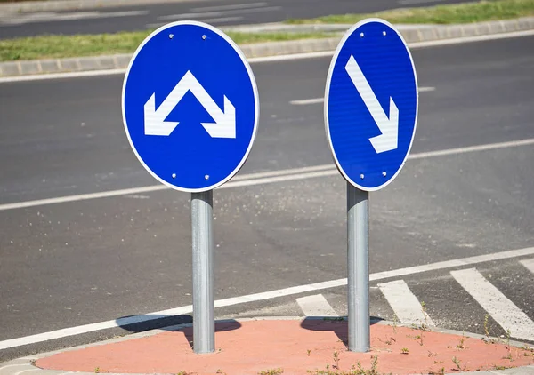 Pfeil Verkehrszeichen Der Kreuzung — Stockfoto