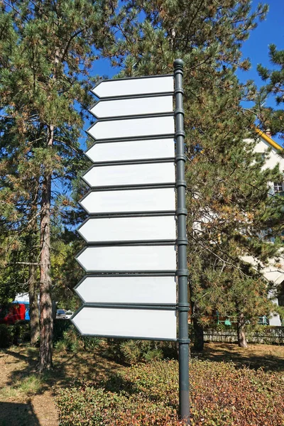 Arrow Sign Billboard Pole — Stock Photo, Image