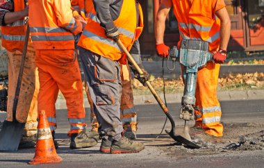 Şehir içinde yol inşaatı