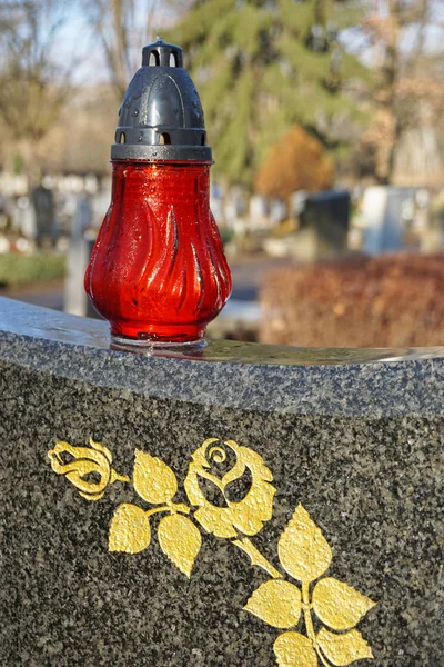 Linterna Lápida Del Cementerio —  Fotos de Stock