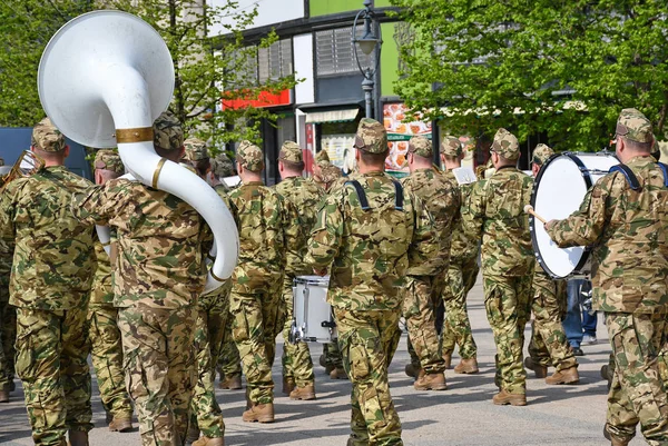 Военный духовой оркестр на улице — стоковое фото