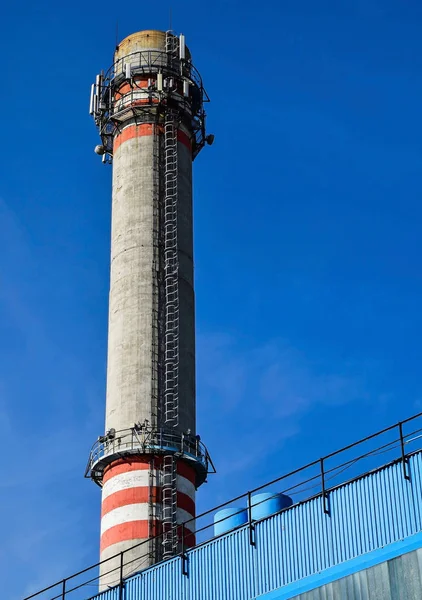 Pila de humo de la central eléctrica — Foto de Stock