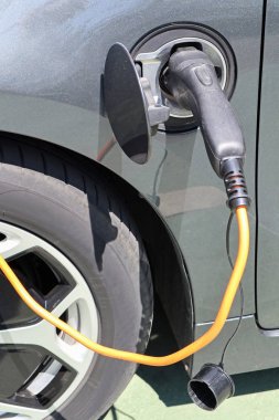 Şarj istasyonunda Electirc araba