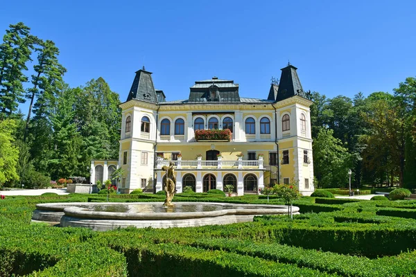 Ancien bâtiment à Betler Slovaquie — Photo