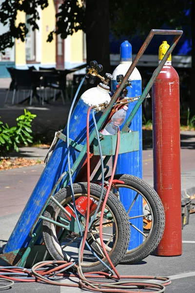 Gasbehållare För Svetsning Byggarbetsplatsen — Stockfoto