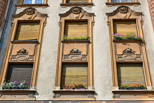 Windows Old Building — Stock Photo, Image