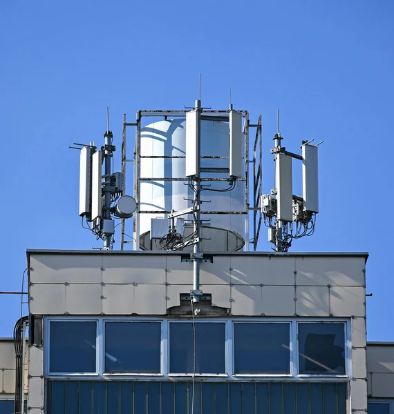 Antennes Sur Dessus Bâtiment — Photo