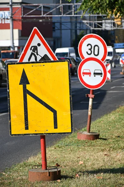 Yol Inşaatında Trafik Işaretleri — Stok fotoğraf