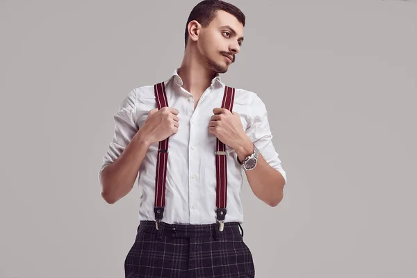 Porträt Eines Hübschen Jungen Selbstbewussten Arabischen Hipsters Mit Schickem Schnurrbart — Stockfoto