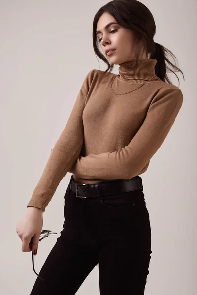 turtleneck and gold chain