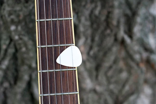 Elektrická Kytara Leží Dřevě Pick Strings Guitar Neck — Stock fotografie