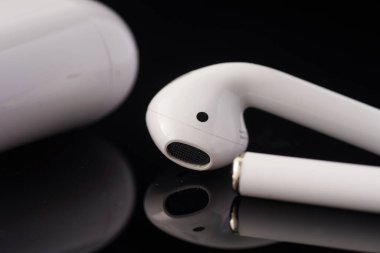 Apple Airpods şarj çantalı kablosuz kulaklık