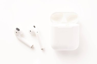 Apple Airpods şarj çantalı kablosuz kulaklık