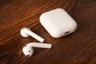 Apple Airpods şarj çantalı kablosuz kulaklık