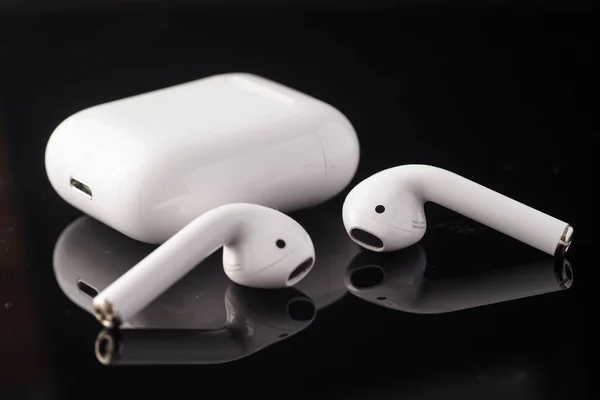 Fone Ouvido Sem Fio Airpods Apple Com Caixa Carregamento — Fotografia de Stock