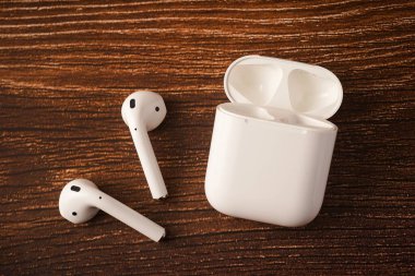 Apple Airpods şarj çantalı kablosuz kulaklık
