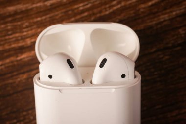 Apple Airpods şarj çantalı kablosuz kulaklık