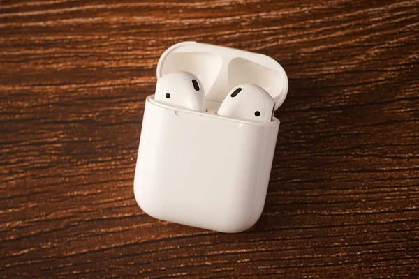 Fone Ouvido Sem Fio Airpods Apple Com Caixa Carregamento — Fotografia de Stock