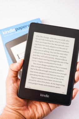 Amazon Kindle Kağıt Beyazı 2019 hafif ve su geçirmez Amazon e-kitap okuyucusu.