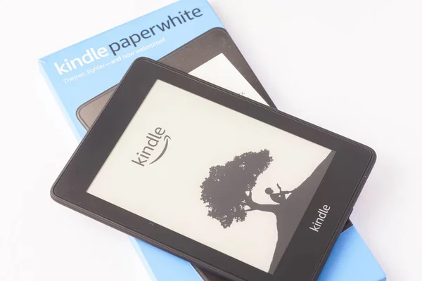 Amazon Kindle Kağıt Beyazı 2019 hafif ve su geçirmez Amazon e-kitap okuyucusu.