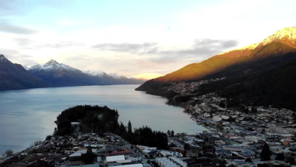 Vue Aérienne Panoramique Queenstown Lever Soleil — Video