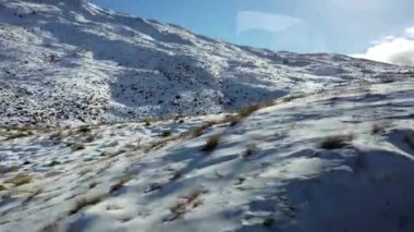 Yeni Zelanda Güney Adası 'nın manzaralı dağ manzaraları