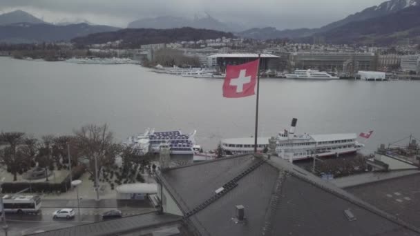 스위스 루체른 루체른 호수에는 눈덮인 사이에 자리잡고 양식으로 스위스 루체른 — 비디오