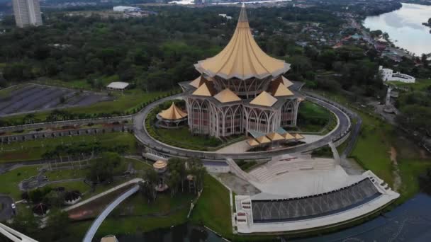 Zdjęcia Lotnicze Sarawak Legislative Building Lub Znane Jako Dewan Undangan — Wideo stockowe