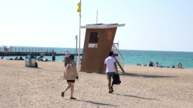 Uçurtma Sahili, Jumeirah, Dubai Güneşli bir günde