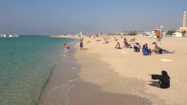 Uçurtma Sahili, Jumeirah, Dubai Güneşli bir günde