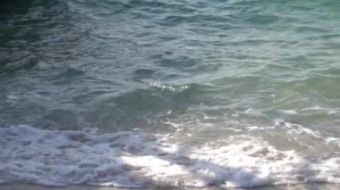 Kite Beach Dubai 'de dalgaların kıyıya vurduğu sahne.