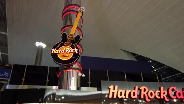 Hard Rock Kafeen Dubai Internasjonale Lufthavn – stockvideo