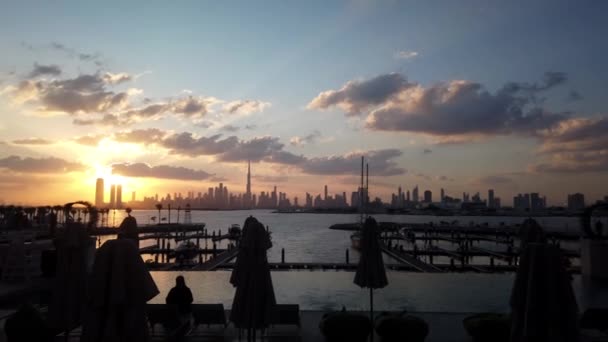 Scenisk Bild Dubai Skyskrapor Solnedgången — Stockvideo
