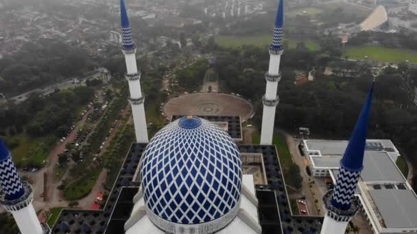 Widok Lotu Ptaka Meczet Sułtana Salahuddina Abdula Aziza Lub Miejscowo — Wideo stockowe