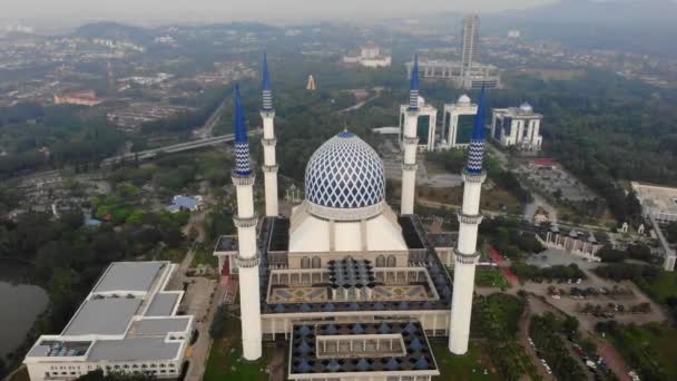 Aerial View Sultan Salahuddin Abdul Aziz Mosque Locally Known Masjid — Stock Video