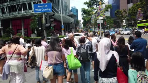 Zsúfolt Tömeg Orchard Roadon Szingapúrban Orchard Egy Bevásárló Úti Cél — Stock videók