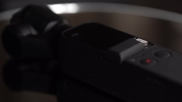 Кинематографический Снимок Dji Osmo Pocket Карманной Кабели Карманной Камеры Размером — стоковое видео