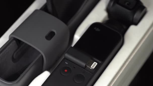 Dji Osmo Pocket Sinematik Görüntüsü Dönen Bir Ekranda Çekebilen Cep — Stok video