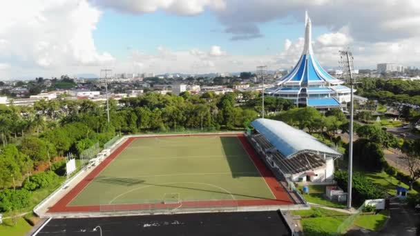 沙捞越州曲棍球体育场或当地称为 Hoki Negeri Sarawak体育场 的空中景观 — 图库视频影像