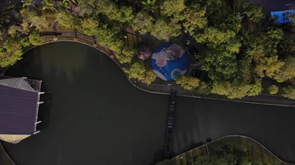 Vista Aérea Cima Para Baixo Belo Kuching Park Localizado Sul — Vídeo de Stock