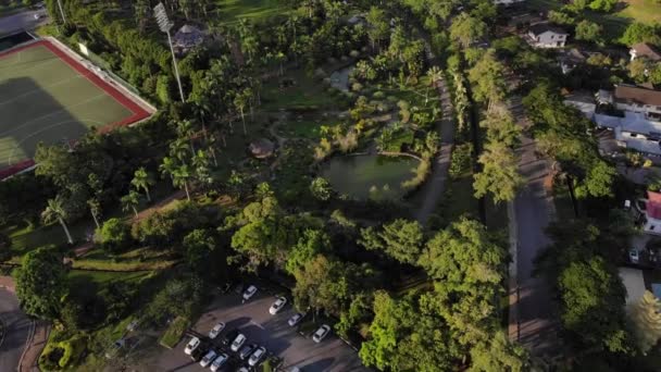 Góry Dół Widok Lotu Ptaka Pięknego Kuching Park Położony Południowej — Wideo stockowe
