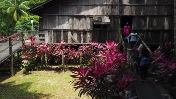 Interior Rumah Kesepian Ibanese Atau Rumah Panjang Iban Desa Kebudayaan — Stok Video