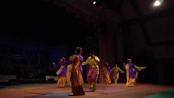 Traditionele Danser Van Sarawak Cultural Village Danst Met Bezoekers Afloop — Stockvideo