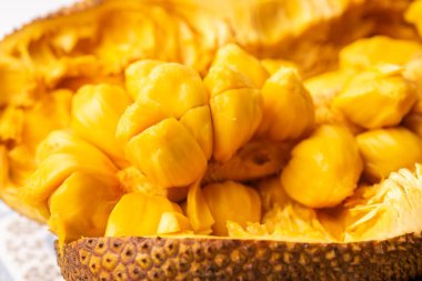 Asya 'da açık Jackfruit veya yerel olarak cempedak / chempedak olarak bilinen kapalı çekim.